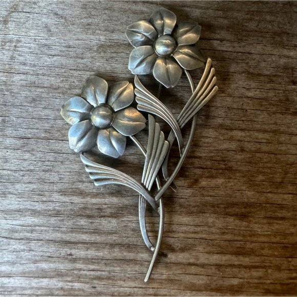 Vintage Sterling Silver Floral Flower Brooch Pin - Picture 1 of 5